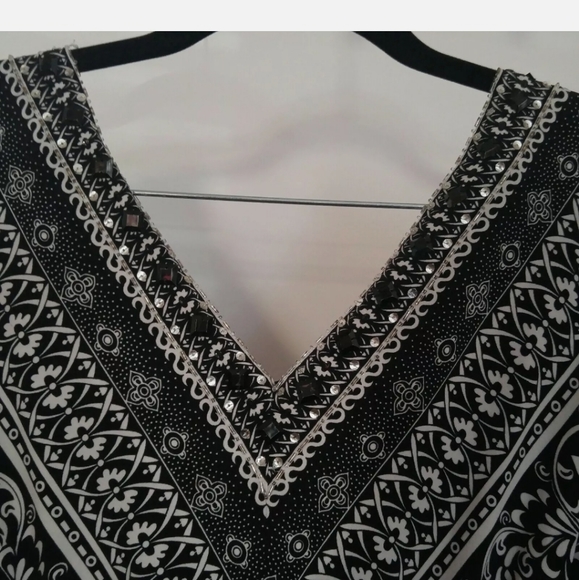 Yvos Floral Dress - Picture 4 of 12